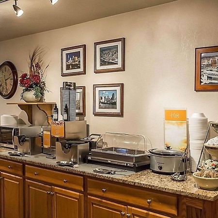 Quality Inn & Suites Cincinnati I-275 Springdale Extérieur photo