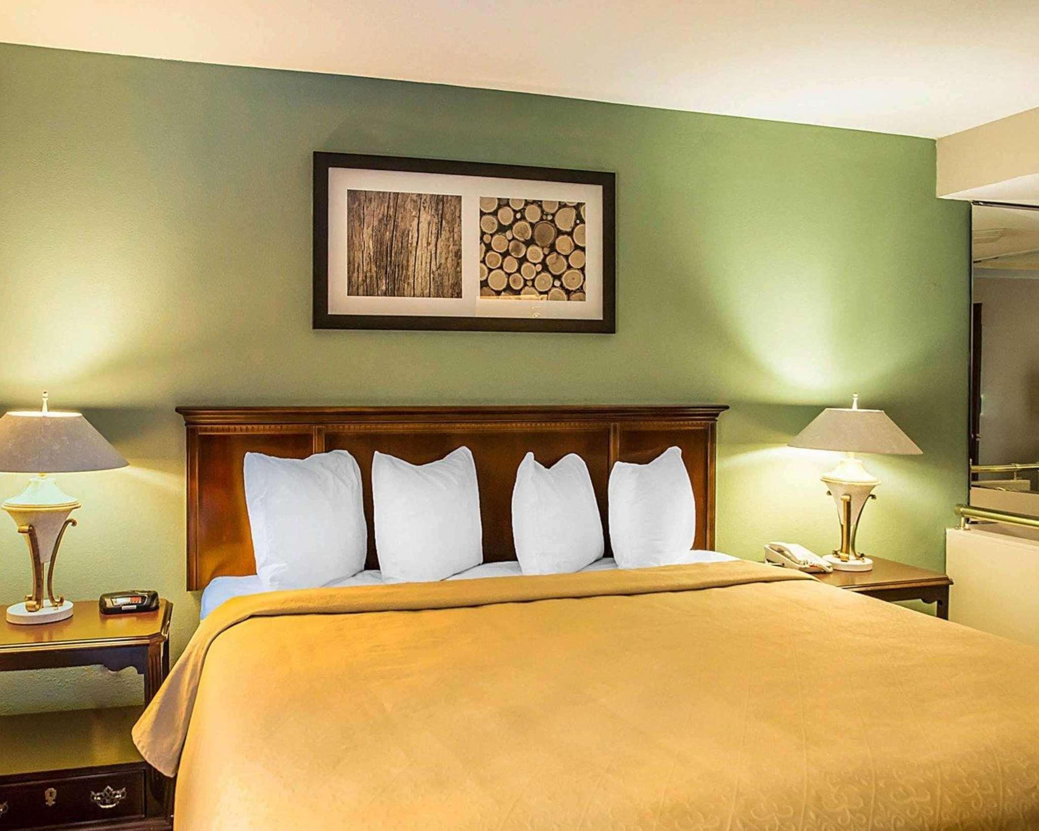 Quality Inn & Suites Cincinnati I-275 Springdale Extérieur photo