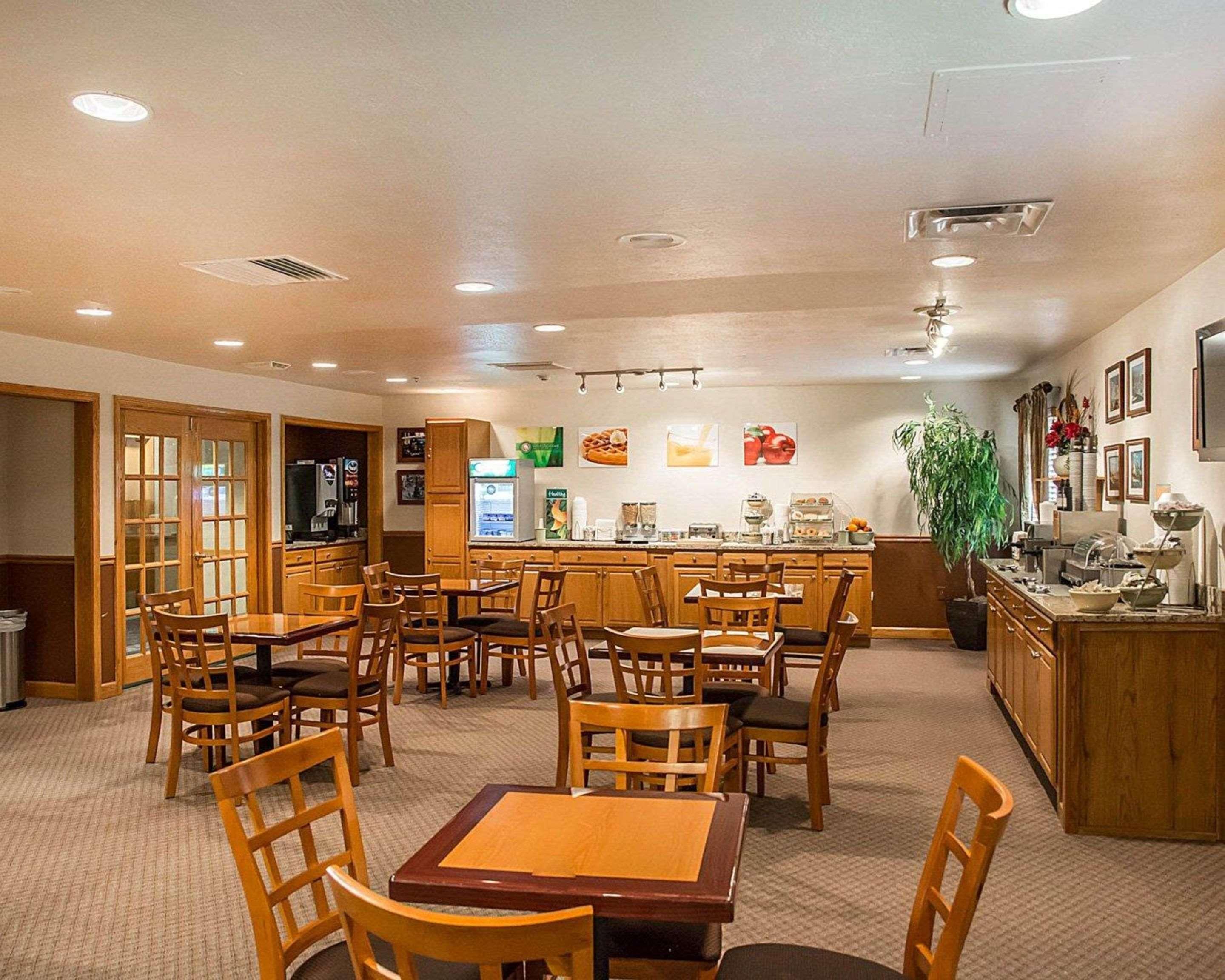 Quality Inn & Suites Cincinnati I-275 Springdale Extérieur photo