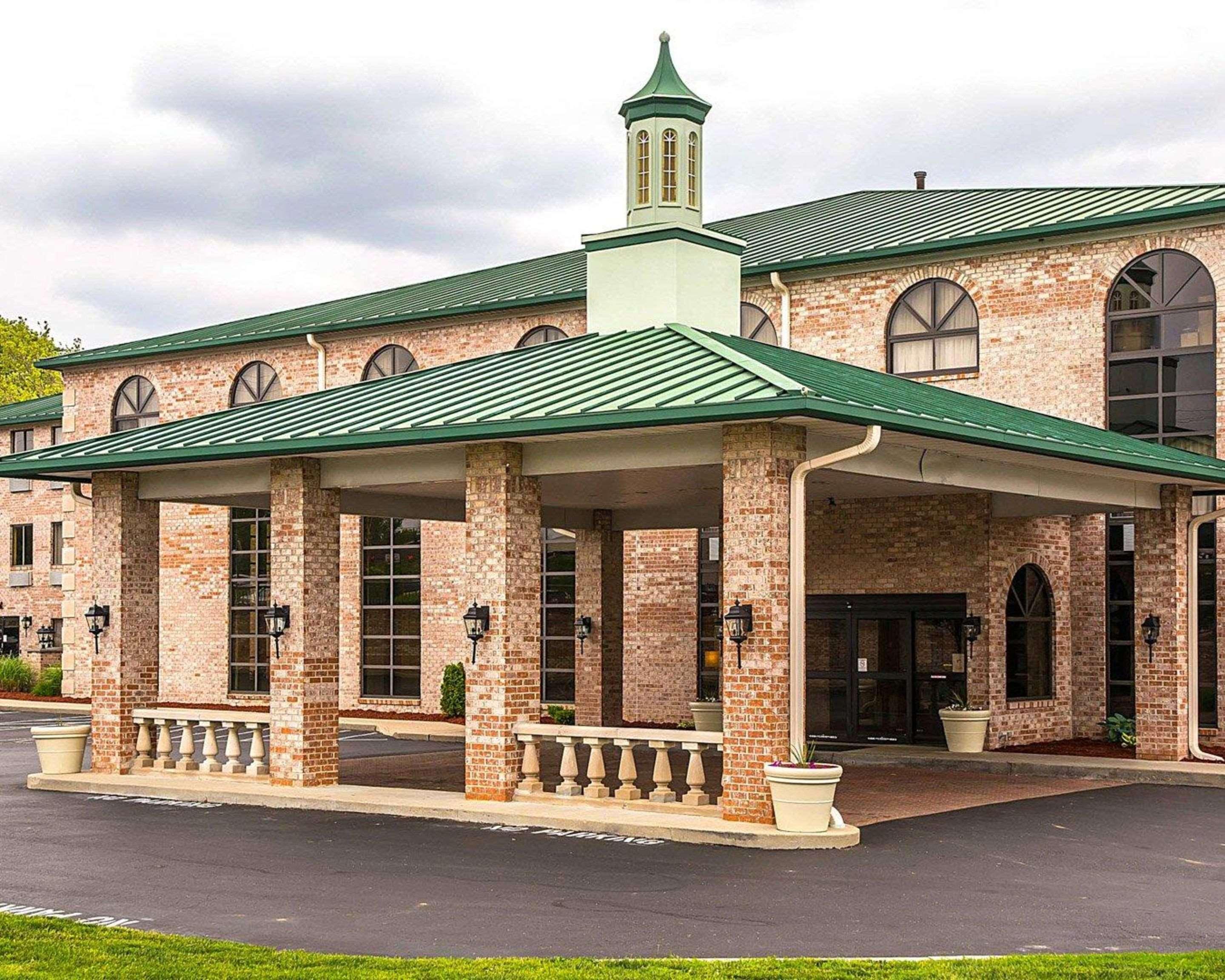 Quality Inn & Suites Cincinnati I-275 Springdale Extérieur photo