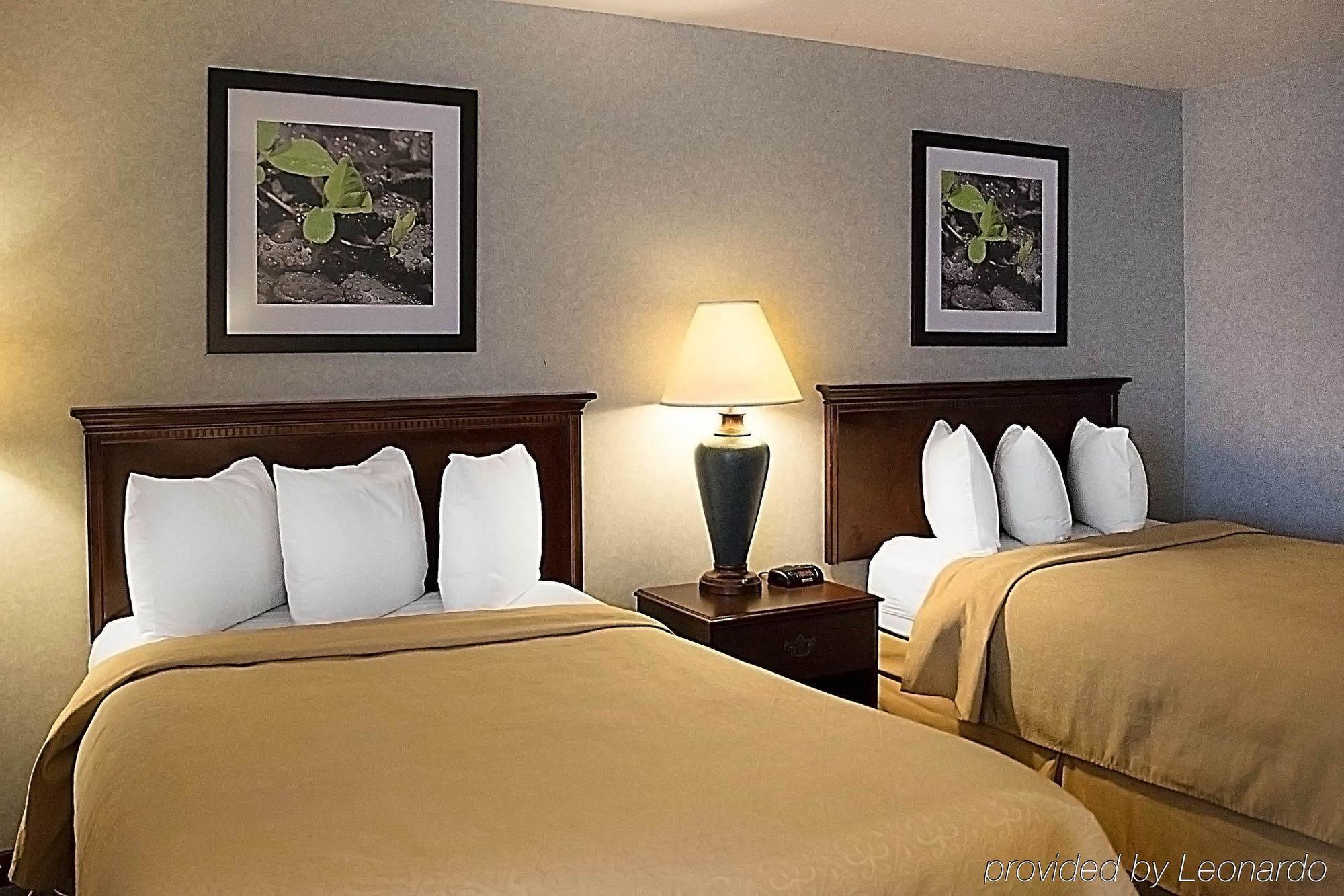 Quality Inn & Suites Cincinnati I-275 Springdale Extérieur photo