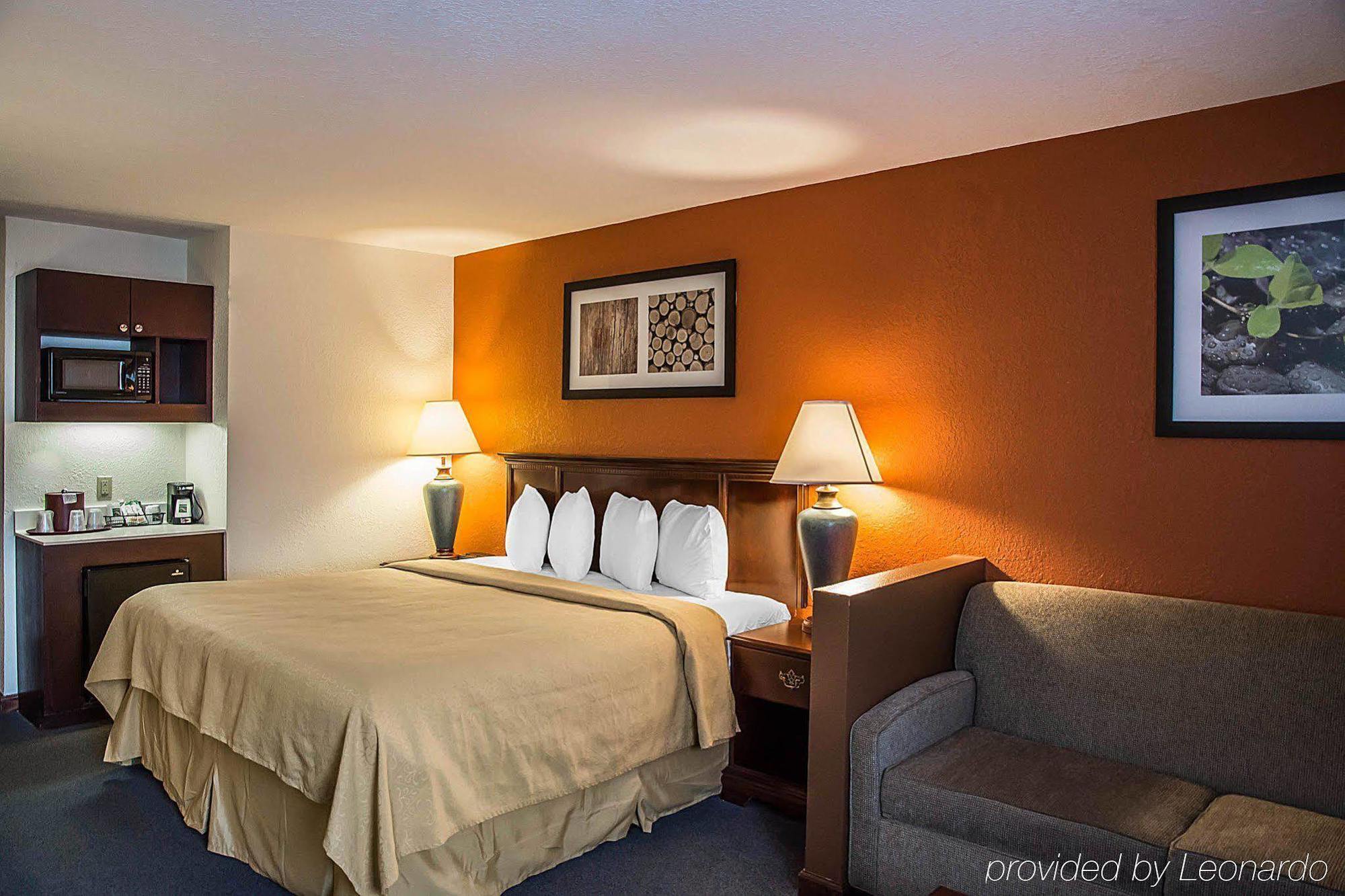 Quality Inn & Suites Cincinnati I-275 Springdale Extérieur photo