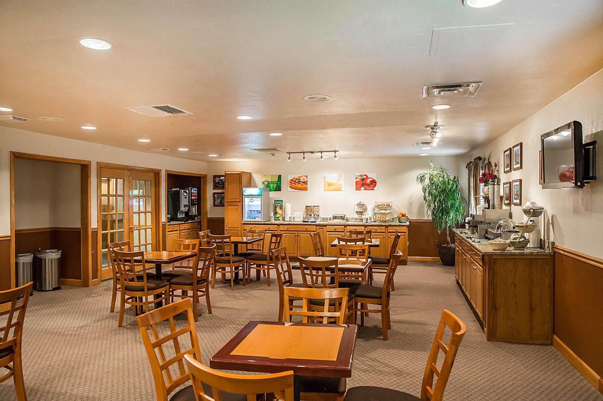 Quality Inn & Suites Cincinnati I-275 Springdale Extérieur photo