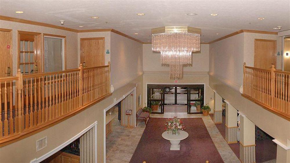 Quality Inn & Suites Cincinnati I-275 Springdale Extérieur photo