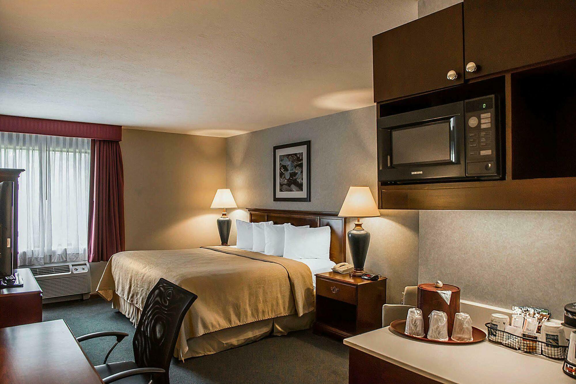 Quality Inn & Suites Cincinnati I-275 Springdale Extérieur photo
